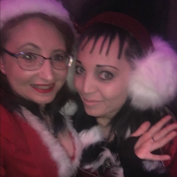 Meet your Posher, Dawn - Picture 2 of 2